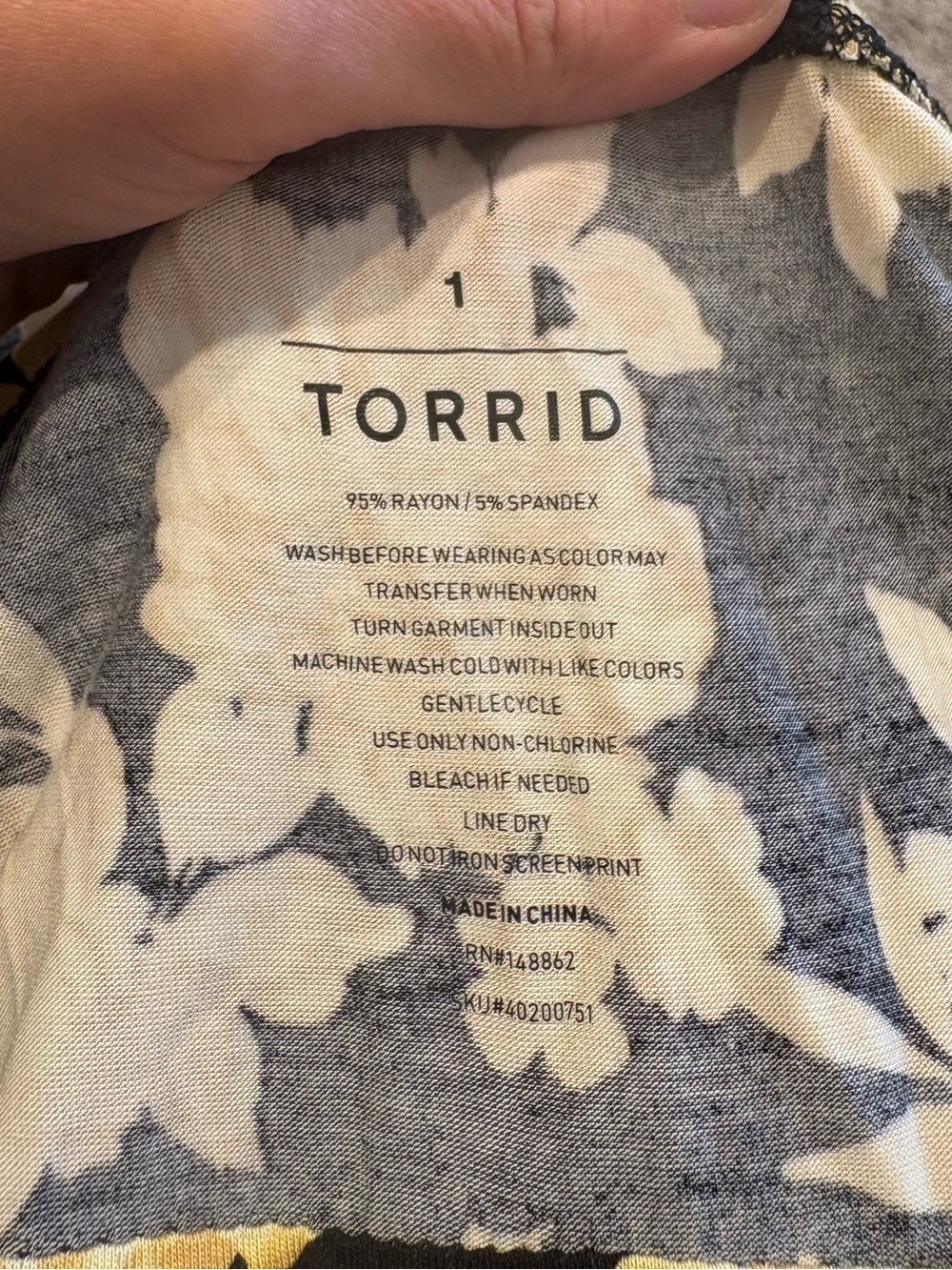 TORRID Women’s Sleeveless Tiered Maxi Dress Sundress Yellow Black Floral Size 1 - Picture 13 of 16
